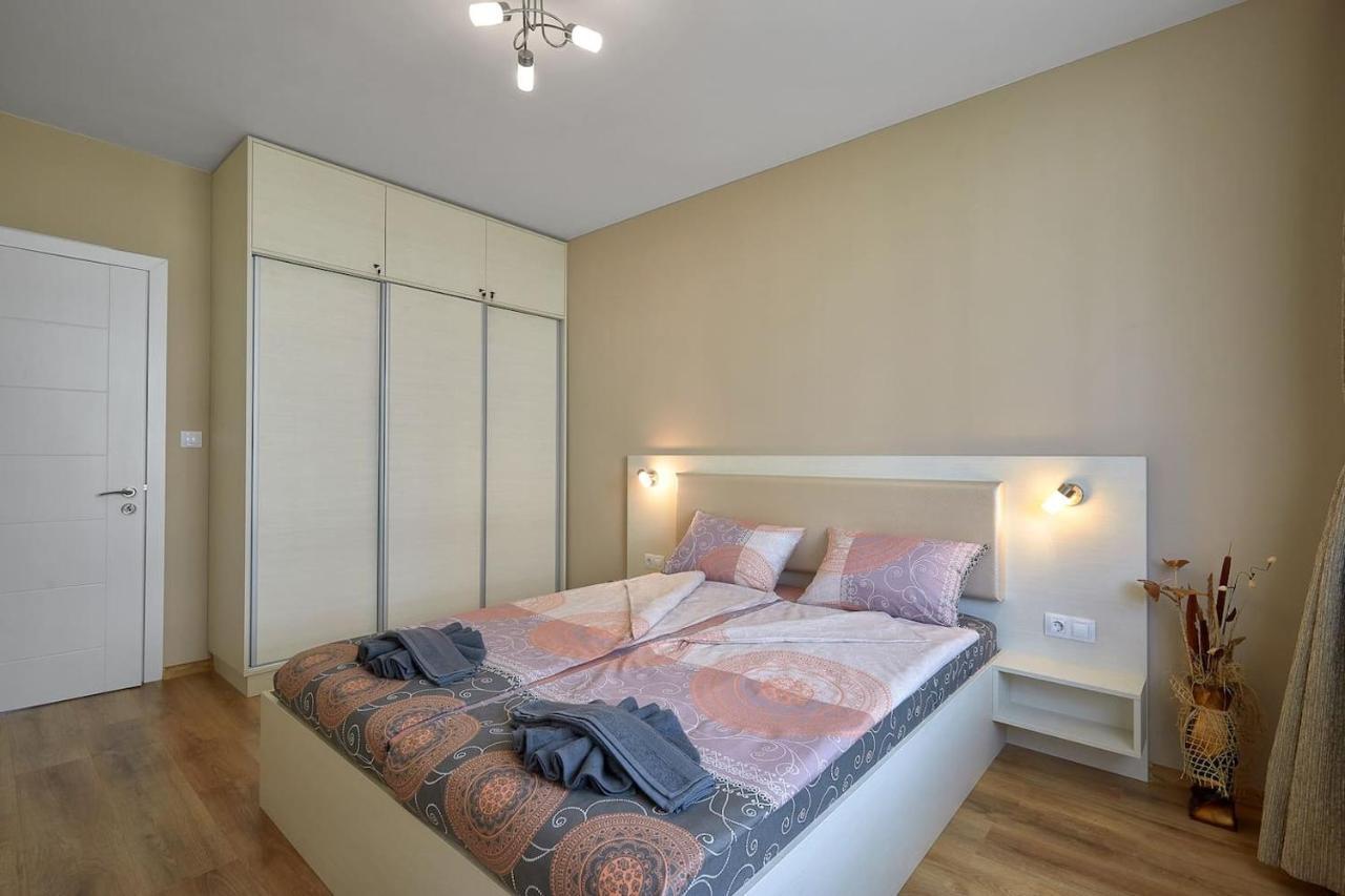 Апартаменты Relax Center Burgas & Free Parking Экстерьер фото