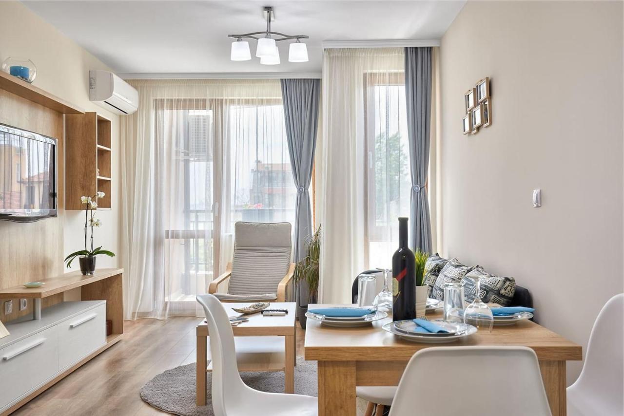 Апартаменты Relax Center Burgas & Free Parking Экстерьер фото
