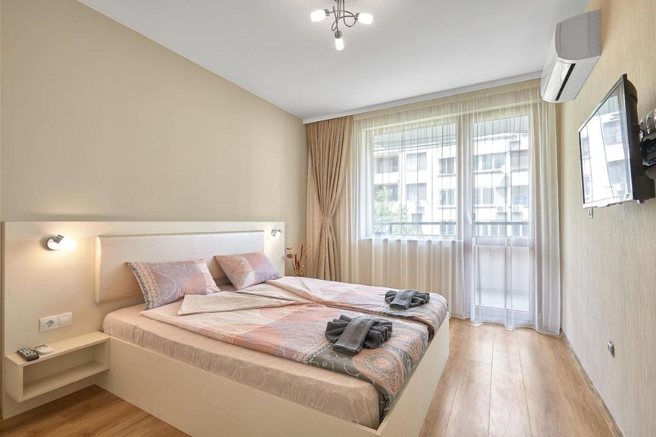 Апартаменты Relax Center Burgas & Free Parking Экстерьер фото