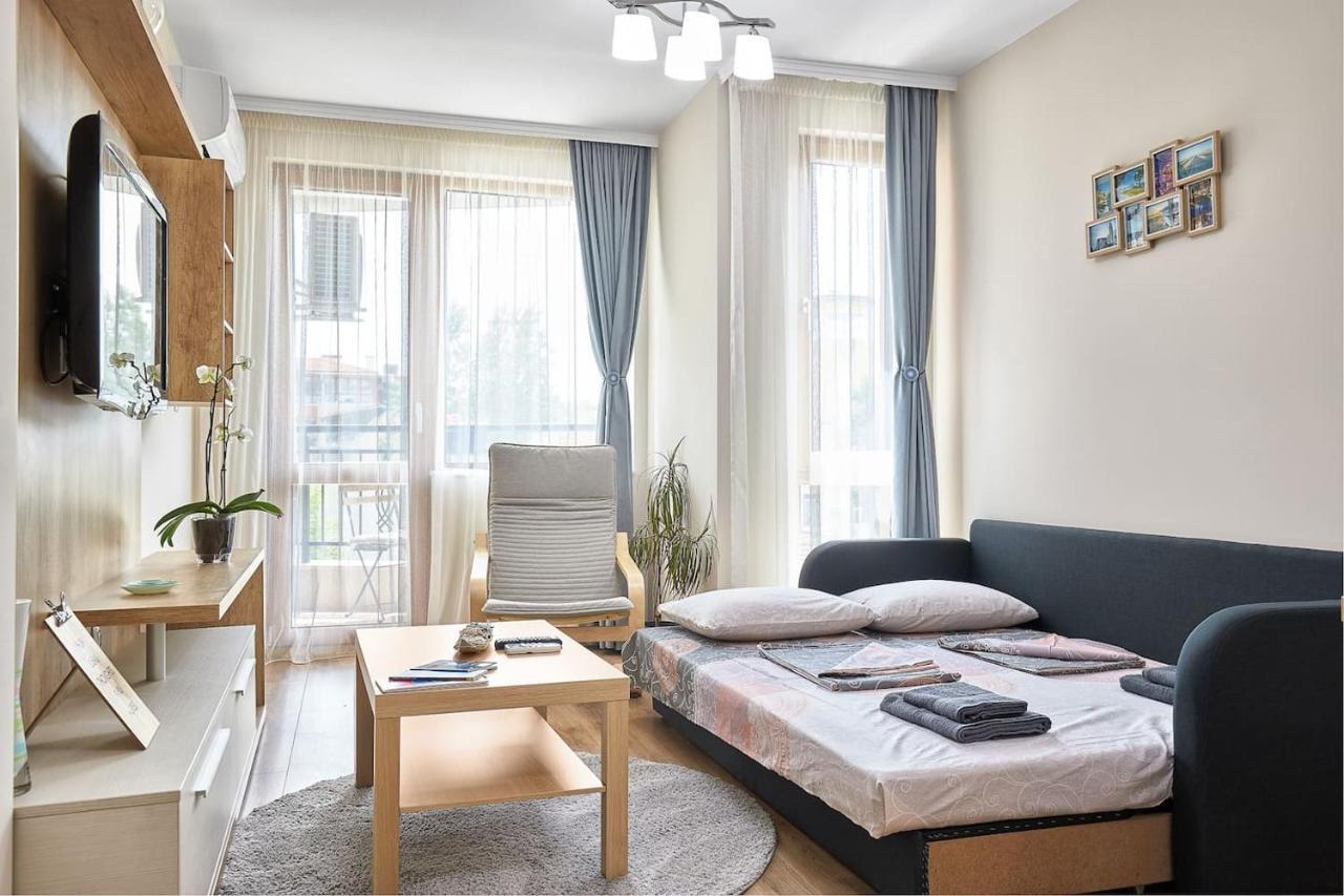 Апартаменты Relax Center Burgas & Free Parking Экстерьер фото